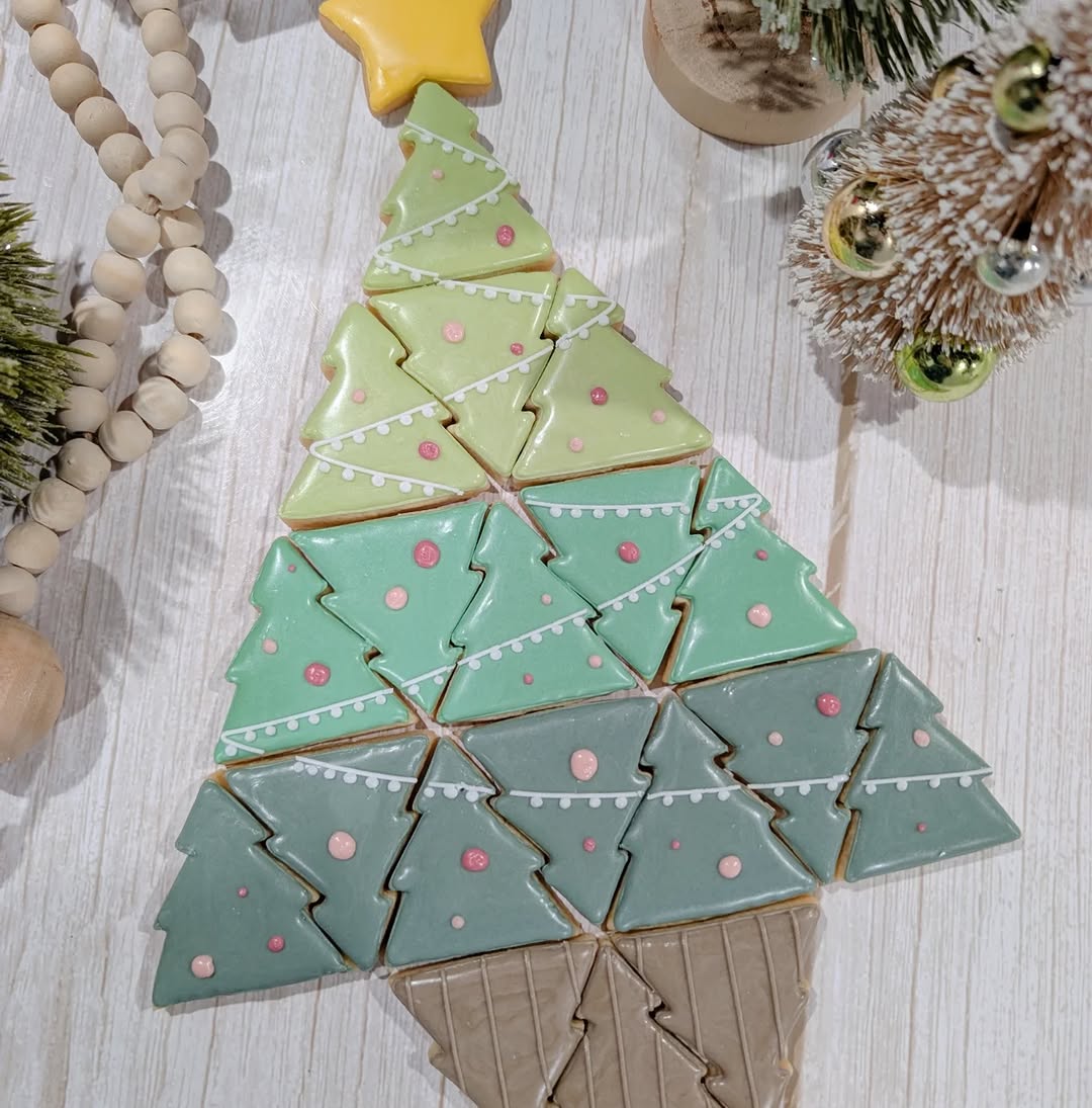 Christmas tree mosaic cookies